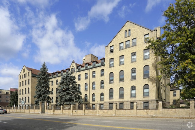 Building Photo - Stonehouse Square