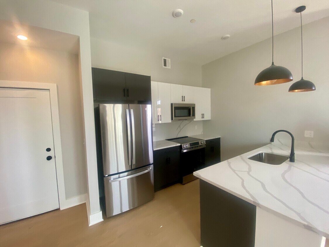 Foto principal - 379 Somerville Ave