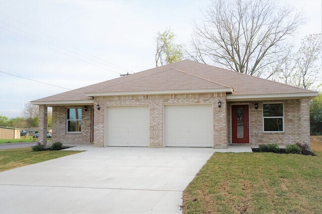 Foto del edificio - 128 E Ball Rd