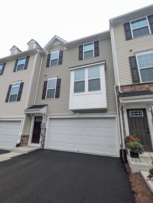 Foto del edificio - New Build (never lived in) townhouse avail...