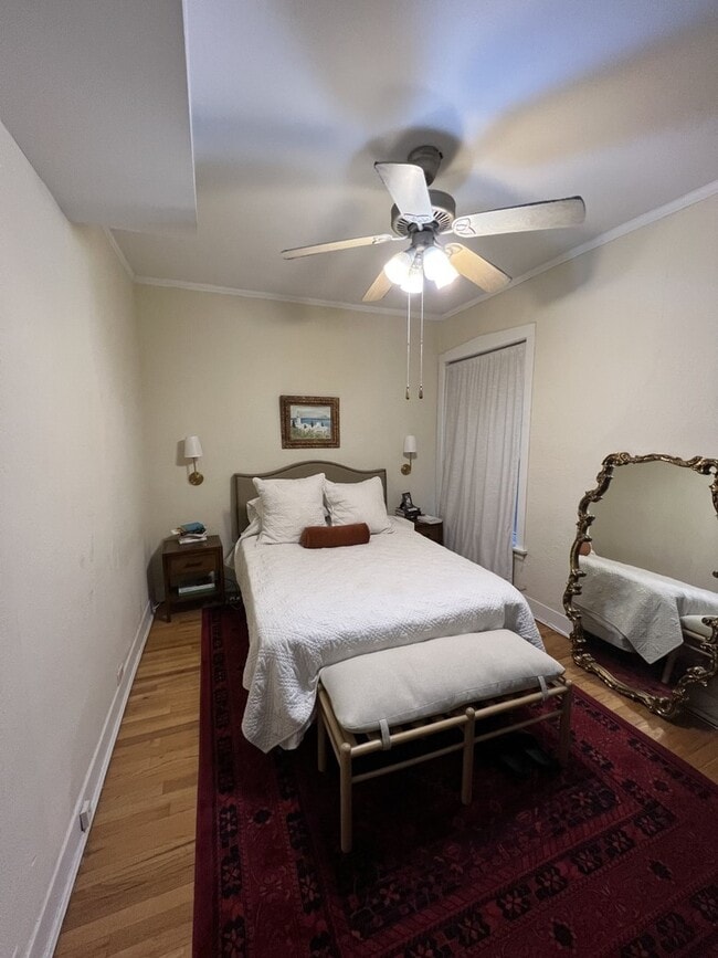 Building Photo - 1516 W Addison St