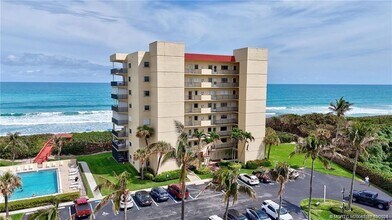 Building Photo - 7440 S Ocean Dr