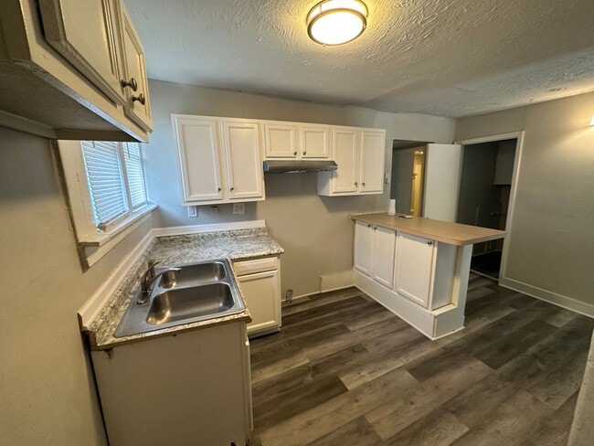 Building Photo - 6262 Simpson Ave