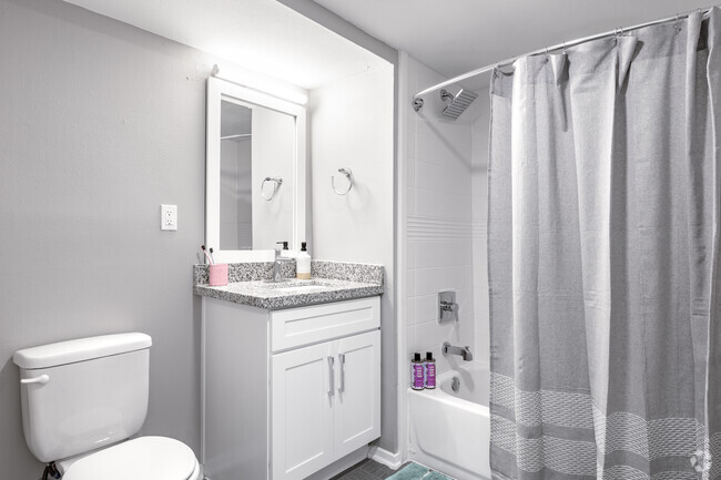 1BR, 1BA - 713SF (A2) - Bathroom - Skyline at Kessler