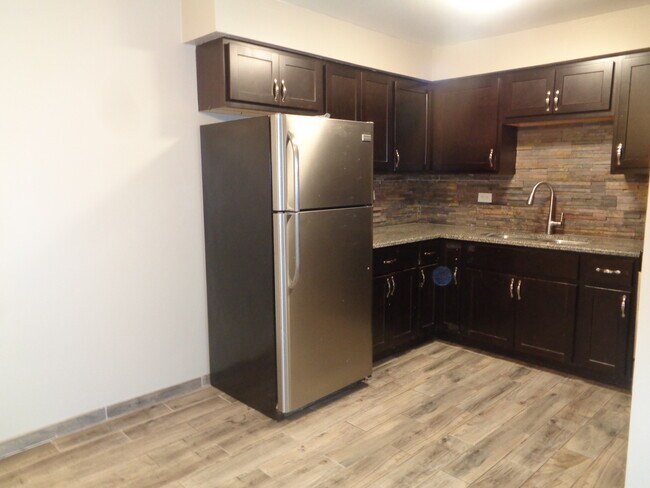 Building Photo - 6338 W 99th Pl