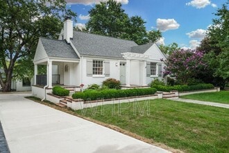 Building Photo - 541 Skyview Dr