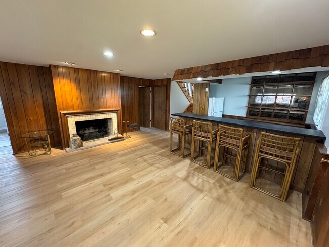 Foto del edificio - 1705 Central Ave