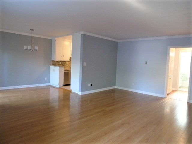 Building Photo - 12953 Moorpark St