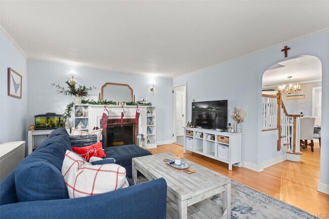 Foto del edificio - 55 Robbins Ave