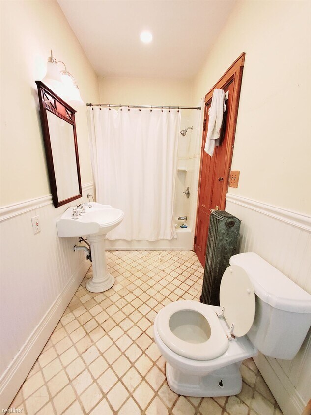 Building Photo - 1 br, 1 bath Condo - 164 Fairfield Ave Unit 1