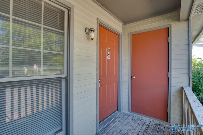 Foto del edificio - 6201 Friar Tuck Dr NW