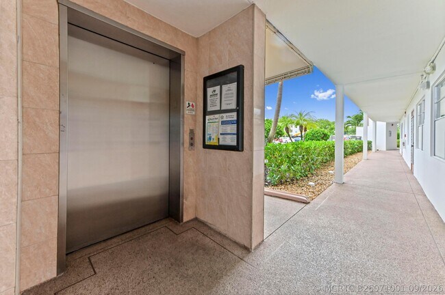 Building Photo - 4055 Wolverton C