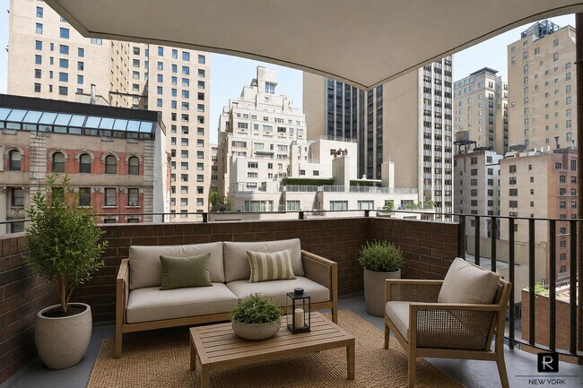 Foto del edificio - 58 W 58th St