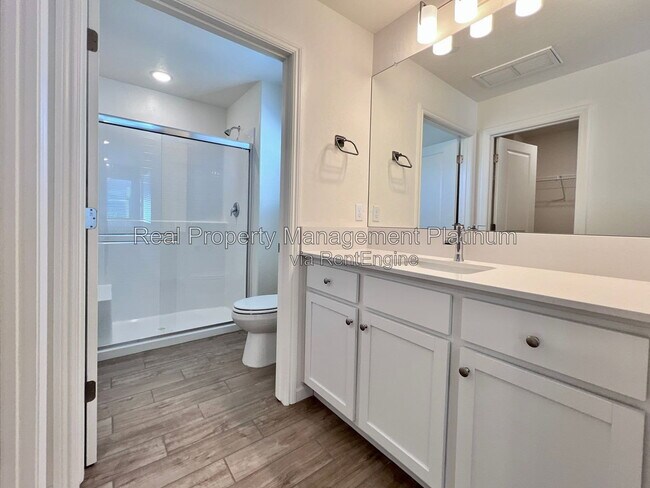 Building Photo - 1526 Woodhill Ln