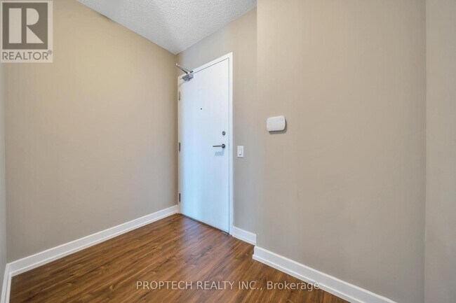 Building Photo - 33-1533 Singer Ct