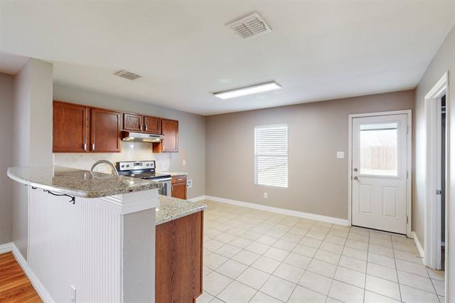 Building Photo - 704 Santa Rosa Dr