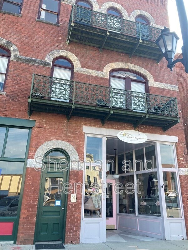 Building Photo - 1030 Broad St