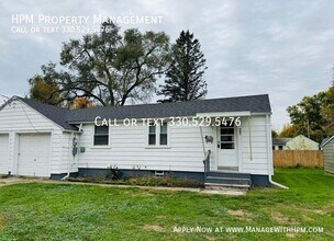 Building Photo - 701 Rainbow Dr