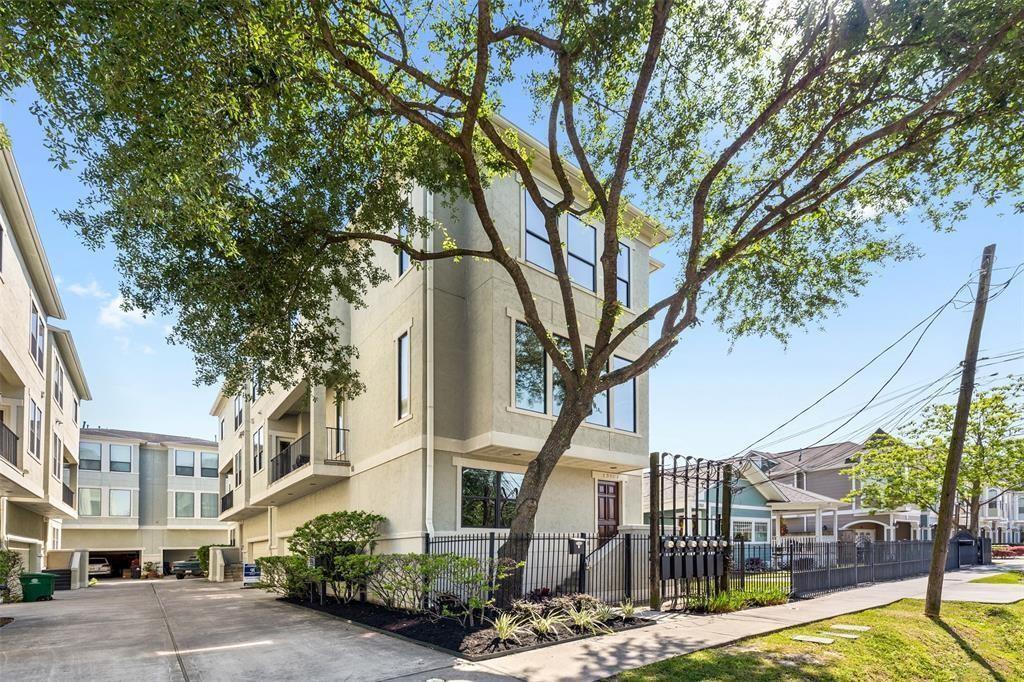 Foto principal - 1320 W 25th St