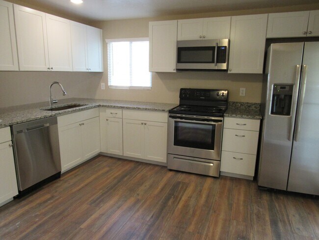 Building Photo - Remodeled Home in Thornton