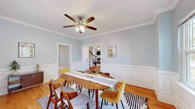 Building Photo - 907 E Waldburg St