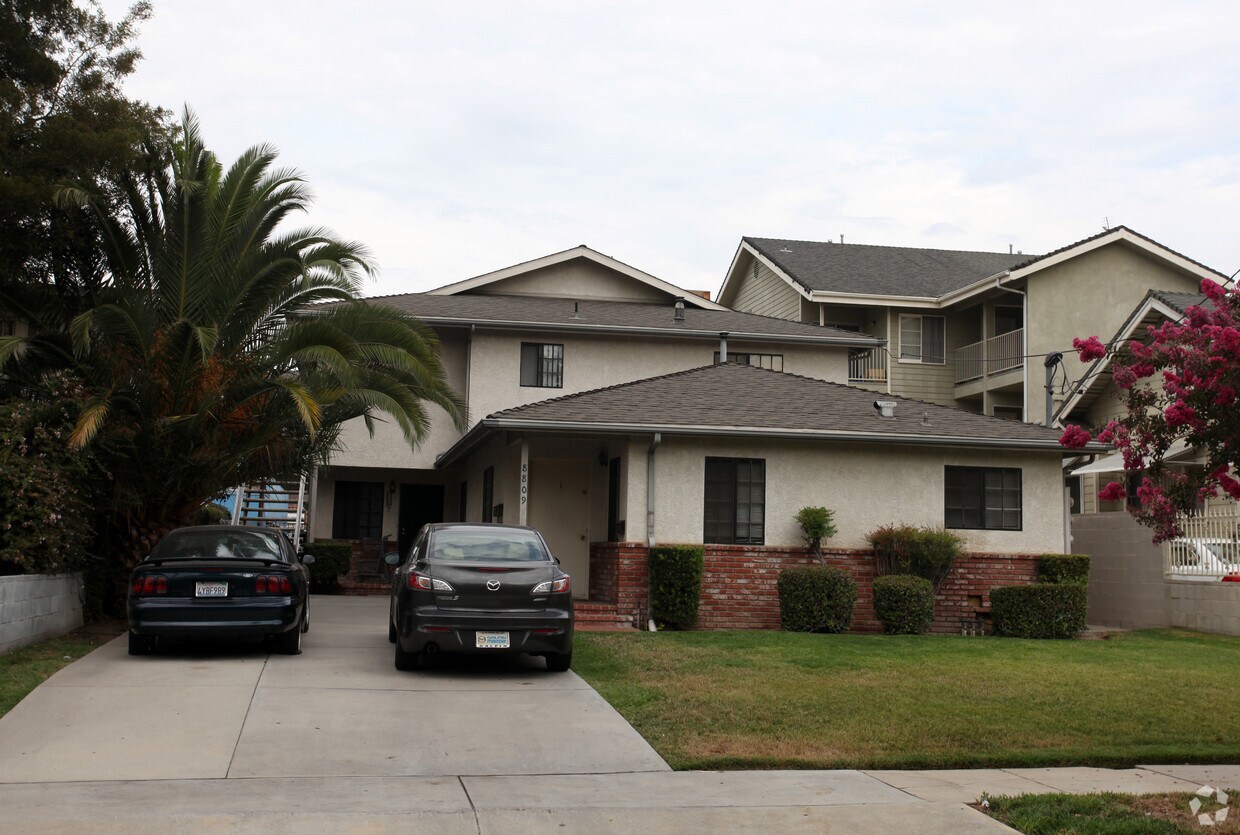 Building Photo - 8809 Canby Ave