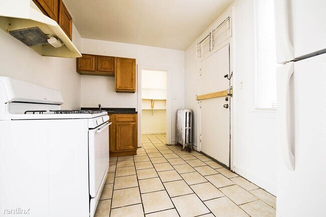 Building Photo - 2 br, 1 bath Apartment - 1717 W 77th St