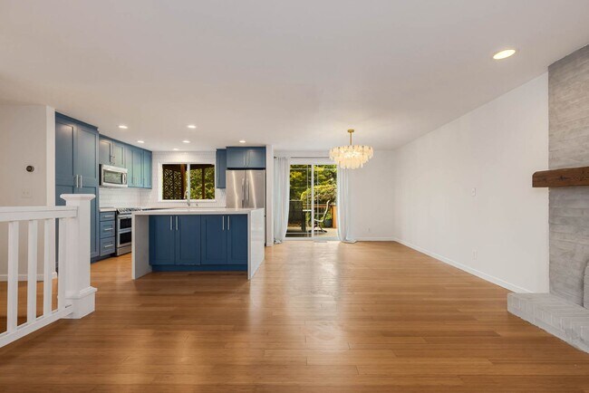 Building Photo - Finn Hill Home with Large Entertaining Patio & Backyard