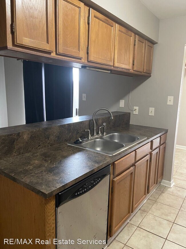 Building Photo - 3 br, 1.5 bath House - 10119 Salinas