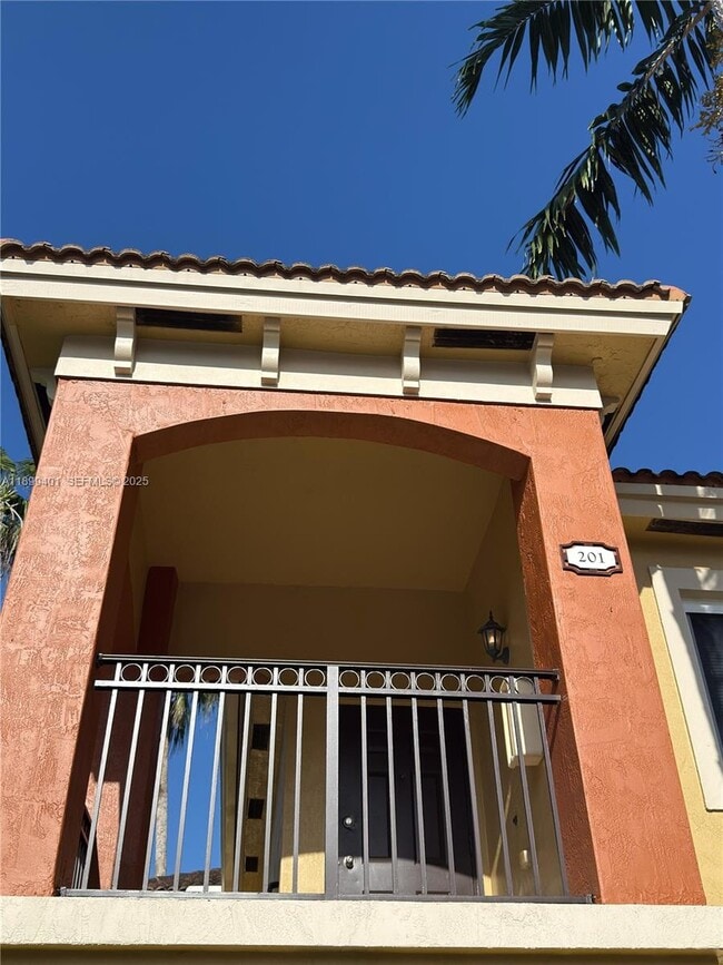 Foto del edificio - 930 NE 34th Ave