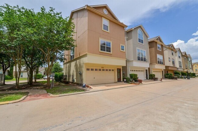 Building Photo - 3316 Clearview Cir