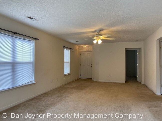 Building Photo - 4 br, 2 bath House - 104 Rushing Creek Lane