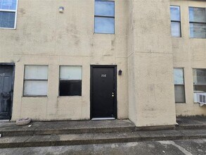 Building Photo - 7030 Fair Oaks Ave