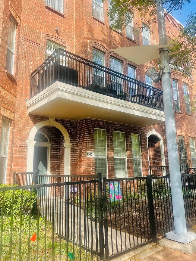 15751 Spectrum Dr Unit 90, Addison, TX 75001 Condo for Rent in