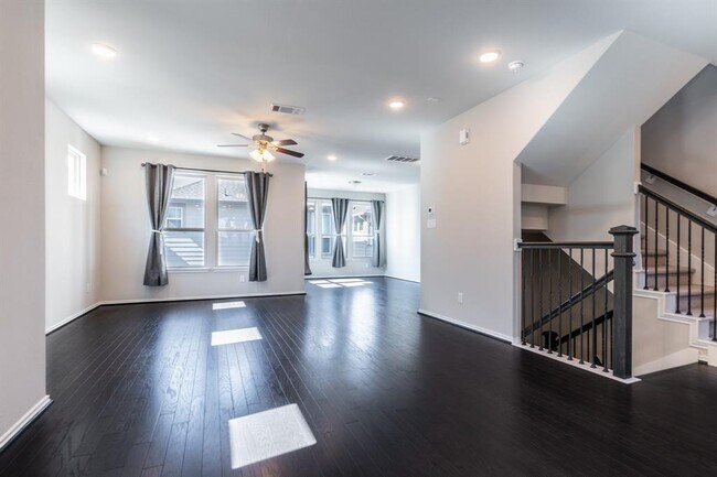 Building Photo - 3108 Roseland Terrace Ln