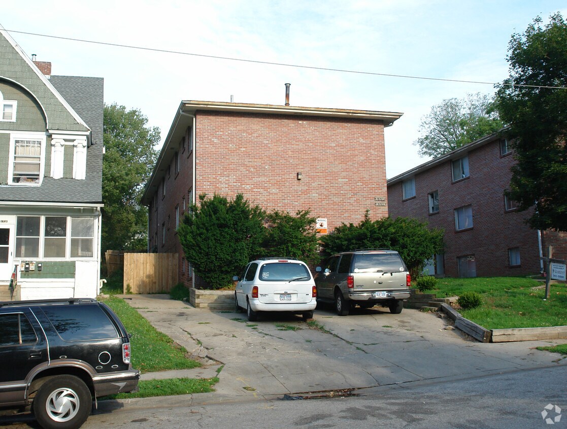 13321334 S 30th Ave, Omaha, NE 68105 Apartments in Omaha, NE