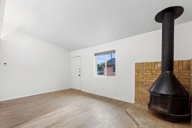 Foto del edificio - 1114/1116 Hazelton