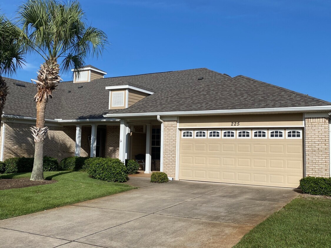 Primary Photo - 225 Diamond Cove