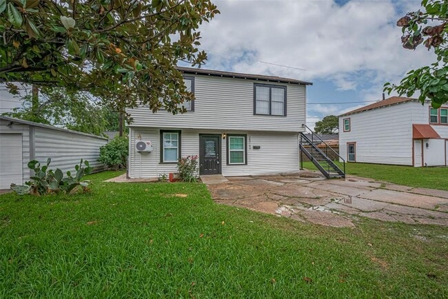 Building Photo - 2516 Craigmont St