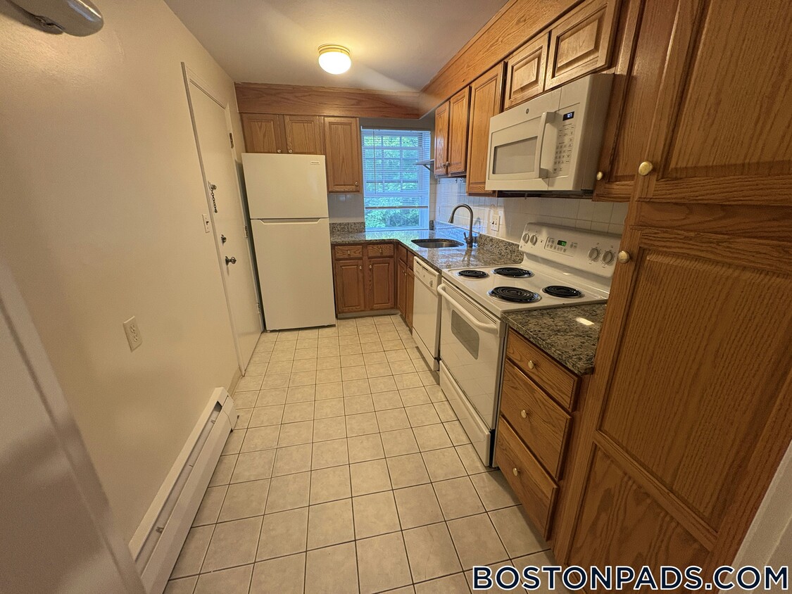 Primary Photo - 34 Worthen Rd