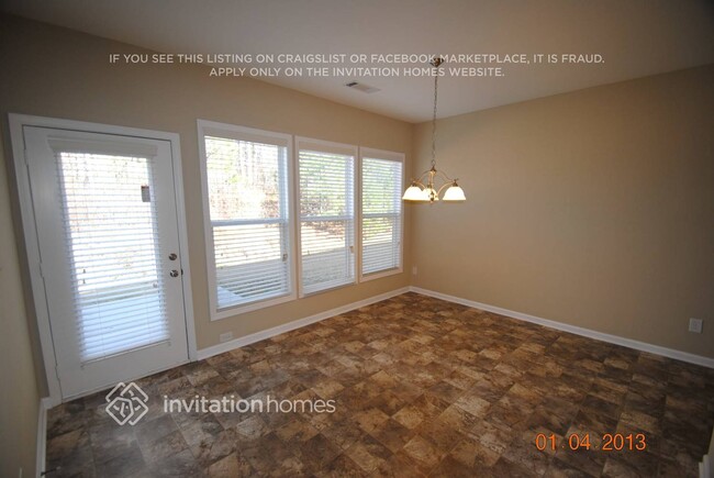 Foto del edificio - 2507 Woodford Ln NE