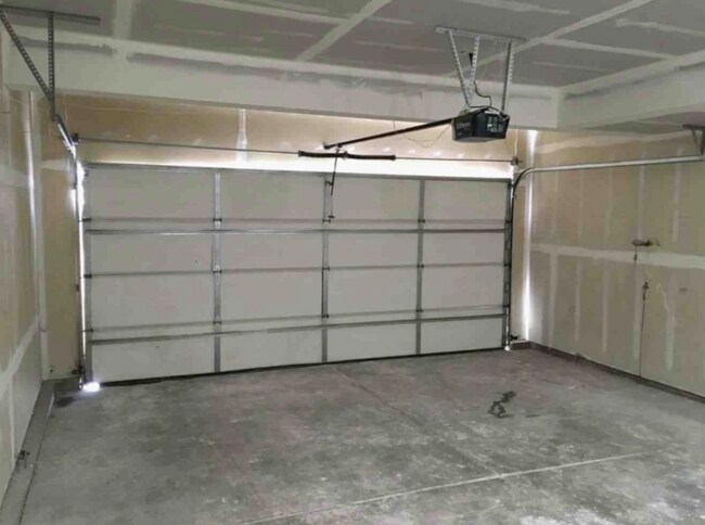 Foto del edificio - 717 Rampart Dr