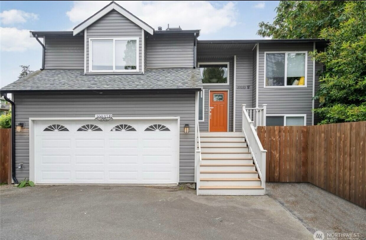Photo - 10035 61st Ave S (Seattle, WA)