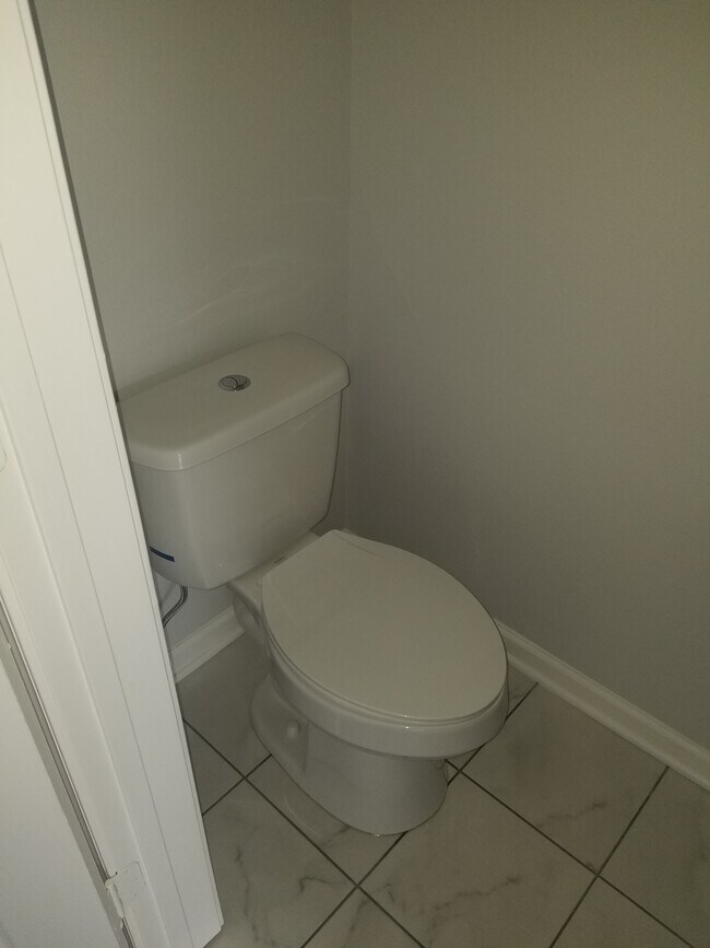 Foto del edificio - 8736 Elvin Dr