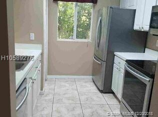 Foto del edificio - 18102 Paradise Point Dr