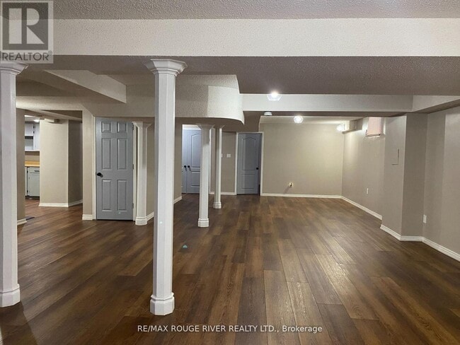 Building Photo - 35 Meekings Dr