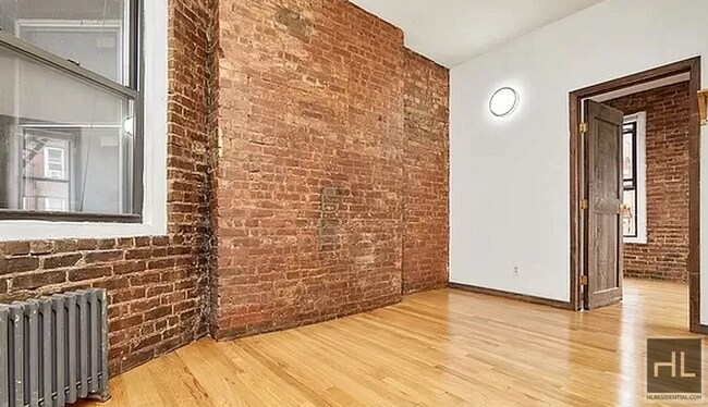 Foto del edificio - Large 2 bedroom Apartment on EAST 12 STREET