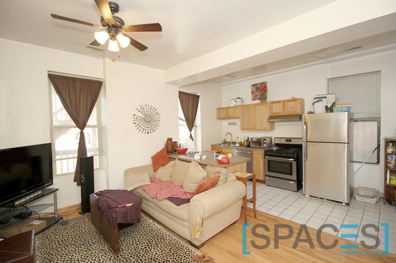 Primary Photo - 2843 N Clark St