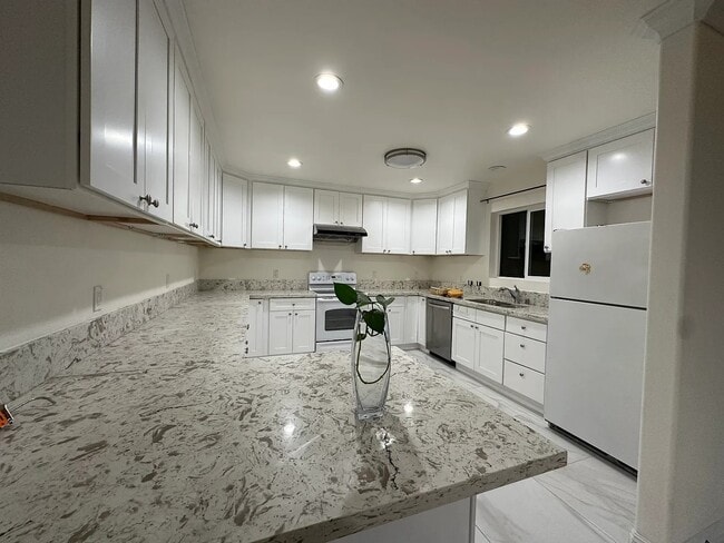 Foto del edificio - 15634 N Hudson Ave