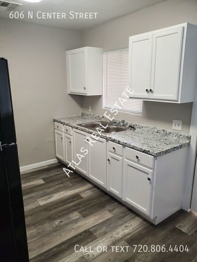 Building Photo - One month free! Beautiful NEWLY RENOVATED ...